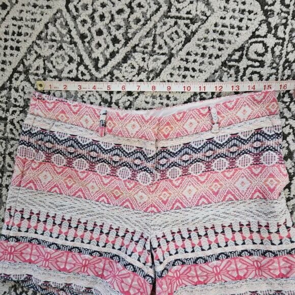3/$15 Dahlia Pink Printed Dressy Shorts Size 6 - Picture 2 of 4